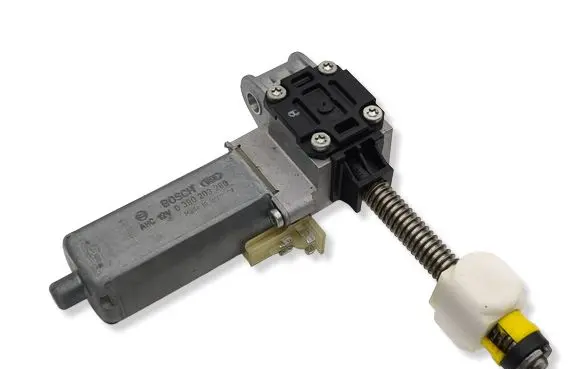 Mercedes-Benz CLS C218 AMG Steering column adjust motor 0390203280