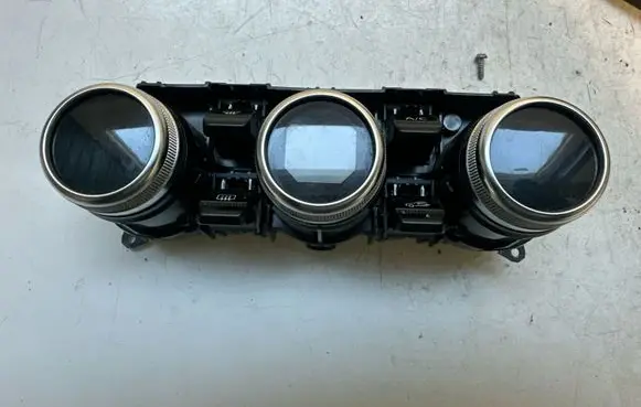 Dacia Duster II Climate control unit 275105451R