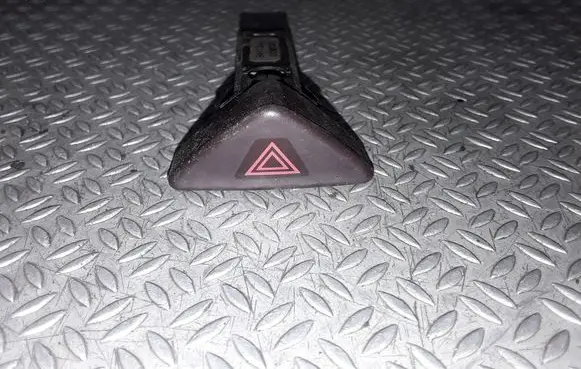 Volvo V70 Hazard light switch 9441045