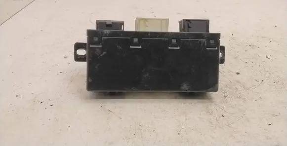 BMW 7 E38 Door control unit/module 8377601 076773AA 689667