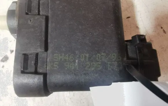 Audi A4 S4 B5 8D Headlight level adjustment motor 6K5941295