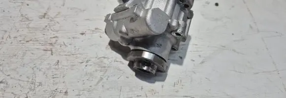 Volkswagen Multivan T4 Power steering pump