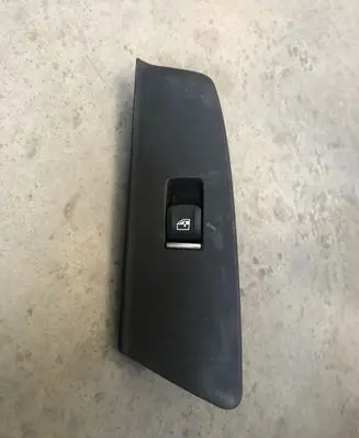 BMW 5 G30 G31 Electric window control switch 9327031