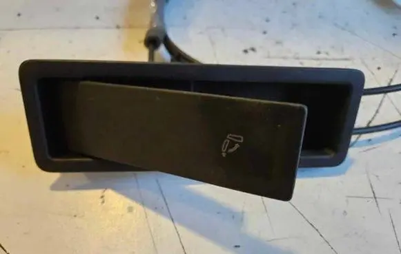 Volkswagen Tiguan Seat back rest control lever/handle 5NN885671C