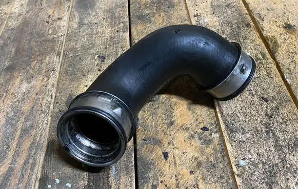 Mercedes-Benz CLK A209 C209 Intercooler hose/pipe A2035282882 2035282882