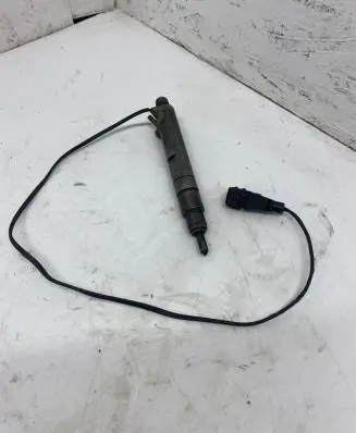 Volkswagen Multivan T4 Fuel injector KBEL588P107 O74130202A