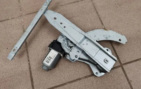 Nissan Note (E11) Rear door window regulator with motor 400928A