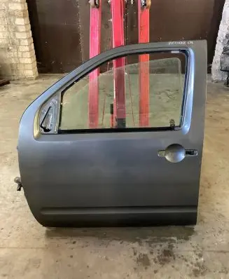 Nissan Pathfinder R51 Front door