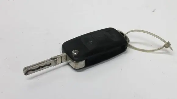 Skoda Octavia Mk2 (1Z) Ignition key/card 