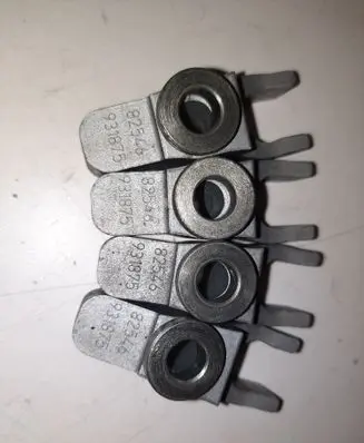 Opel Astra J Fuel Injector clamp holder 82546 931875