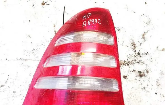 Mercedes-Benz C W203 Rear/tail lights ulo3313