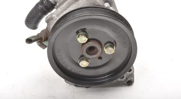 Land Rover Freelander Electric power steering pump QVB101453