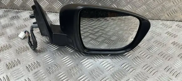 Nissan Qashqai Front door electric wing mirror 