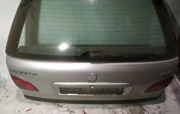 Peugeot 406 Tailgate/trunk/boot lid pilkas