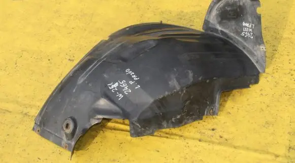 Mercedes-Benz R W251 Front wheel arch liner splash guards a2518840522