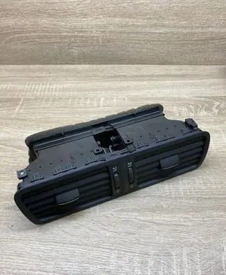 Volkswagen PASSAT B6 Dash center air vent grill 3C1819728E 3C2819728D