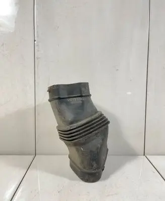 Volvo V70 Air intake hose/pipe 30748216