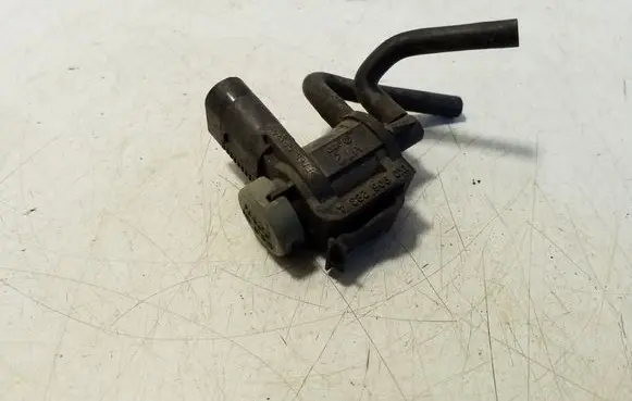 Volkswagen Golf V Vacuum valve 1K0906283A