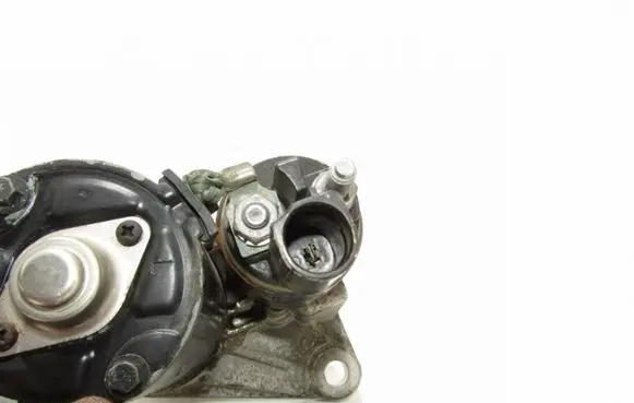 Volkswagen Golf V Starter motor 0001120406