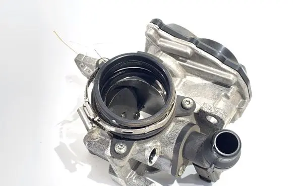 Ford Focus Engine shut-off valve JN1Q-9M425-AD