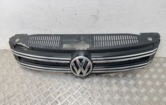 Volkswagen Tiguan Front bumper upper radiator grill 5N0853653E