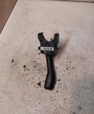 Volkswagen PASSAT B5 Wiper control stalk 4B0953503E CZK0301202002