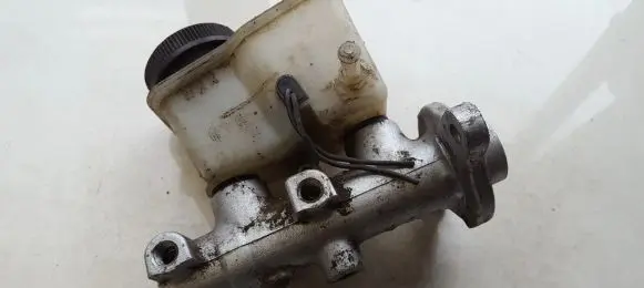 Mazda 626 Master brake cylinder