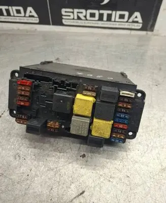 Mercedes-Benz E W211 Fuse box set 0025459301