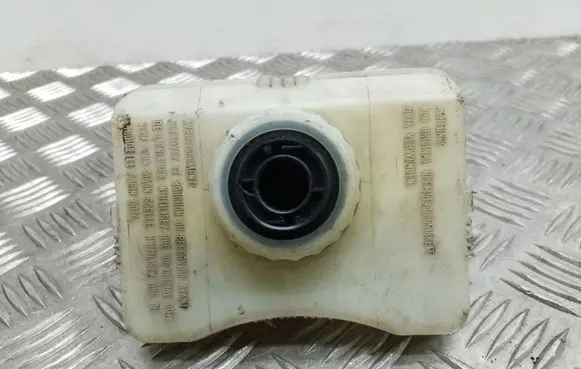 Audi A4 S4 B8 8K Brake fluid reservoir 8K0611301A