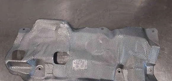 Audi Q7 4M Heat shield in engine bay 4M0825661