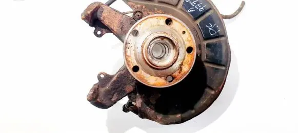 Skoda Octavia Mk2 (1Z) Front wheel hub