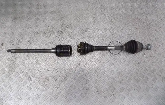 BMW X3 G01 Front driveshaft 8687782