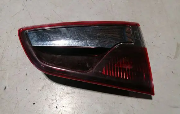 Tailgate rear/tail lights