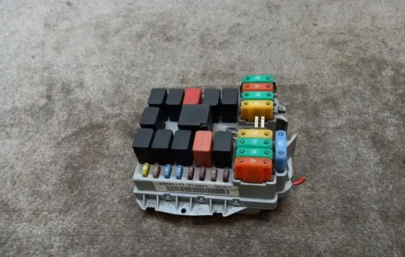 Iveco Daily 45 - 49.10 Fuse module 69501171