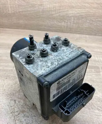Volkswagen PASSAT B6 ABS Pump 3C0614109T