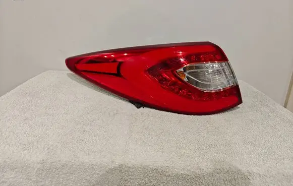 Hyundai ix35 Rear/tail lights 924012Y5 R1YS1Y02 13926