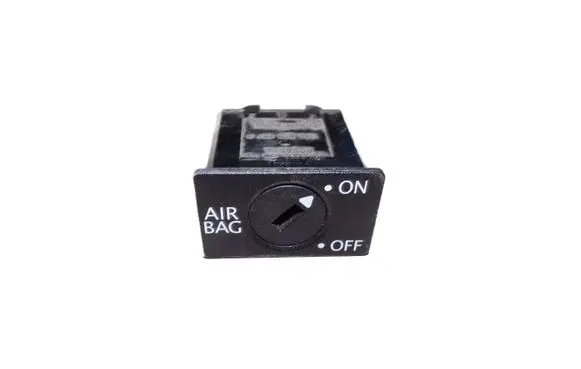Passenger airbag on/off switch