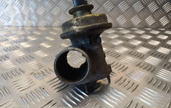 Ford Mondeo Mk III EGR valve 261C02P