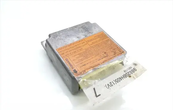 Nissan X-Trail T30 Airbag control unit/module 988208H405