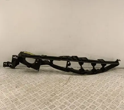 BMW X5 E70 Fender mounting bracket 7157989