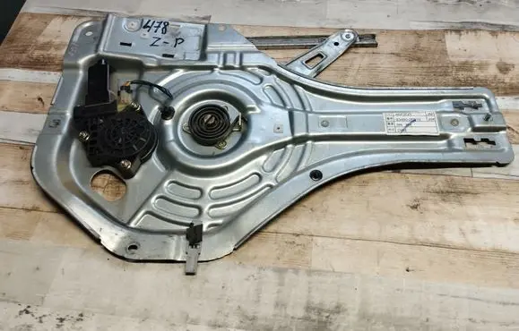 Hyundai Tucson JM Rear door window regulator with motor 834802E010