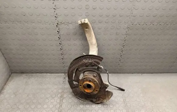 BMW X5 F15 Front wheel hub 6773783