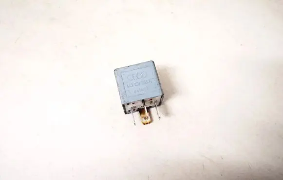 Audi A4 S4 B5 8D Other relay 443951253k 899512000