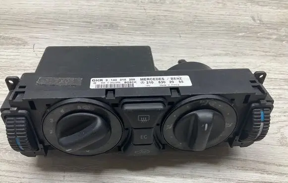 Mercedes-Benz C W202 Climate control unit 2108302085