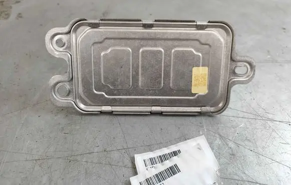 Jaguar XE Fuel injection pump control unit/module C2D49932 T2H3437