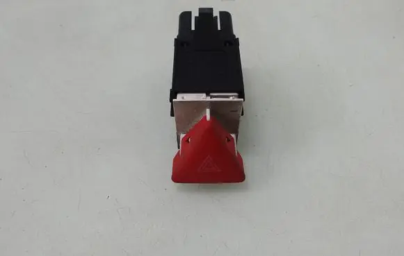 Volkswagen PASSAT B6 Hazard light switch 3C0953509A