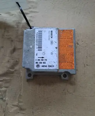 Volkswagen PASSAT B5.5 Airbag control unit/module 0285001173