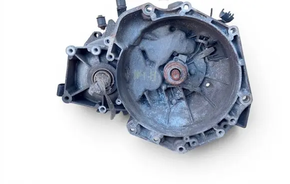 Opel Vectra C Manual 5 speed gearbox 13101871 GU13101871