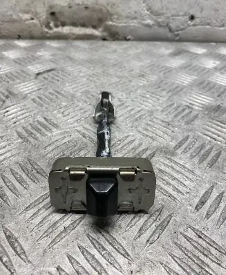 Nissan Navara D23 Rear door check strap stopper