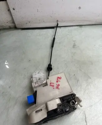 Volkswagen Polo IV 9N3 Front door lock 789